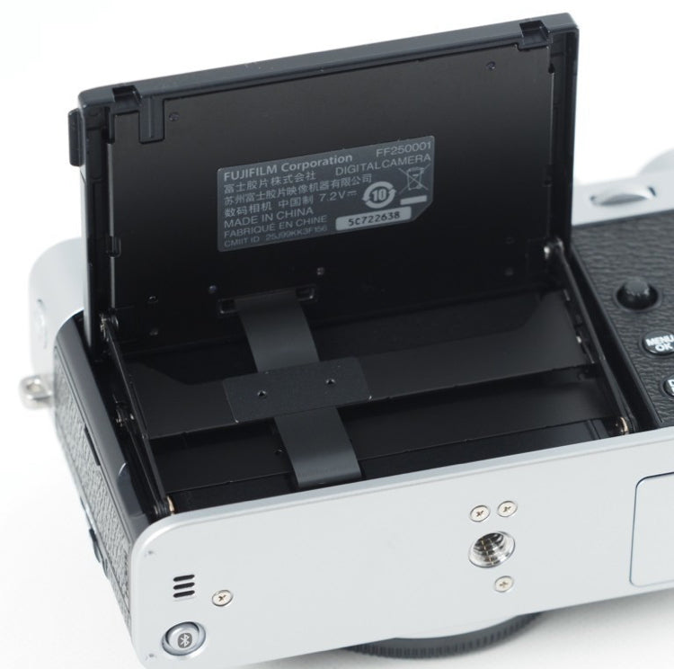 FUJI Fujifilm X-E5 + XF 23mm f/2.8 Lens Kit Silver