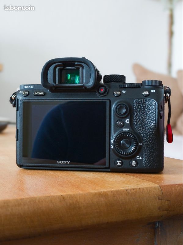 Sony Alpha III (α7 III): la fotocamera mirrorless full-frame definitiva