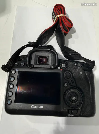 Canon EOS 5D Mark IV
La reflex full-frame di riferimento per i professionisti