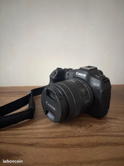 Canon EOS R8
La fotocamera full-frame veloce, leggera e conveniente