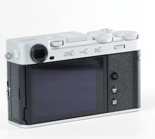 FUJI Fujifilm X-E5 + XF 23mm f/2.8 Lens Kit Silver