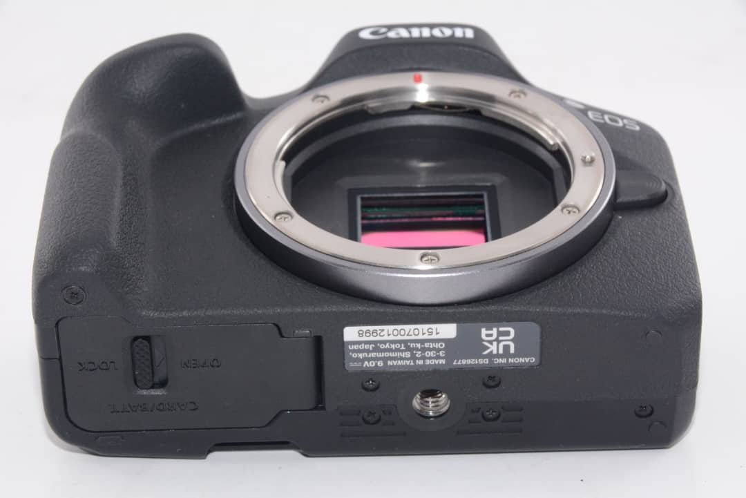 N.COME NUOVO/Meno di 2000 scatti] Canon R50 Nero + RF-S 18-45mm dal GIAPPONE #j9761