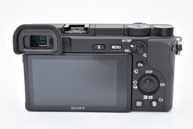 Sony A6400 ILCE-6400 (35 lingue) numero di otturatori: 3.032 [quasi come nuovo] #2659651A