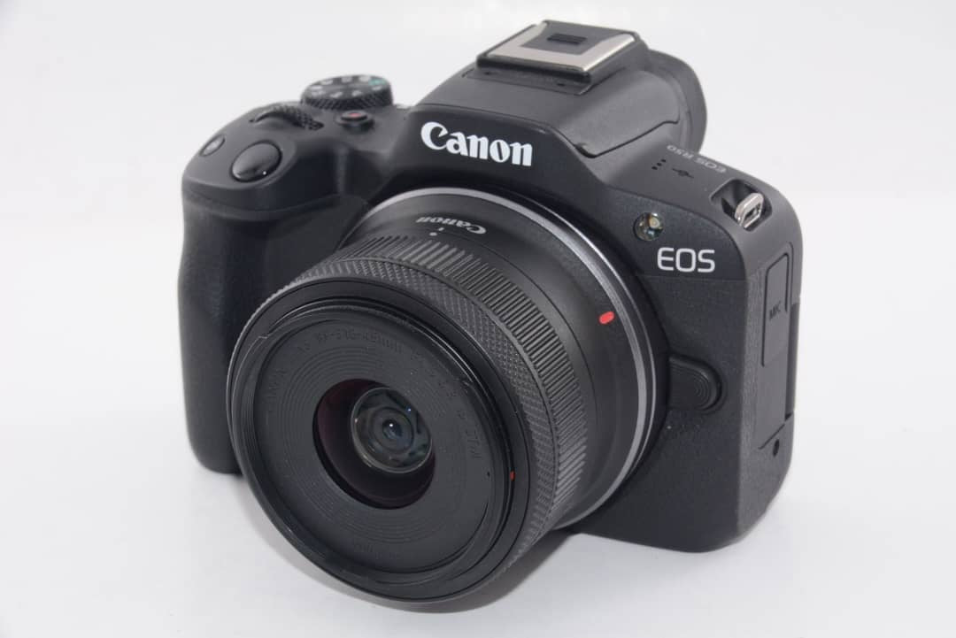 N.COME NUOVO/Meno di 2000 scatti] Canon R50 Nero + RF-S 18-45mm dal GIAPPONE #j9761