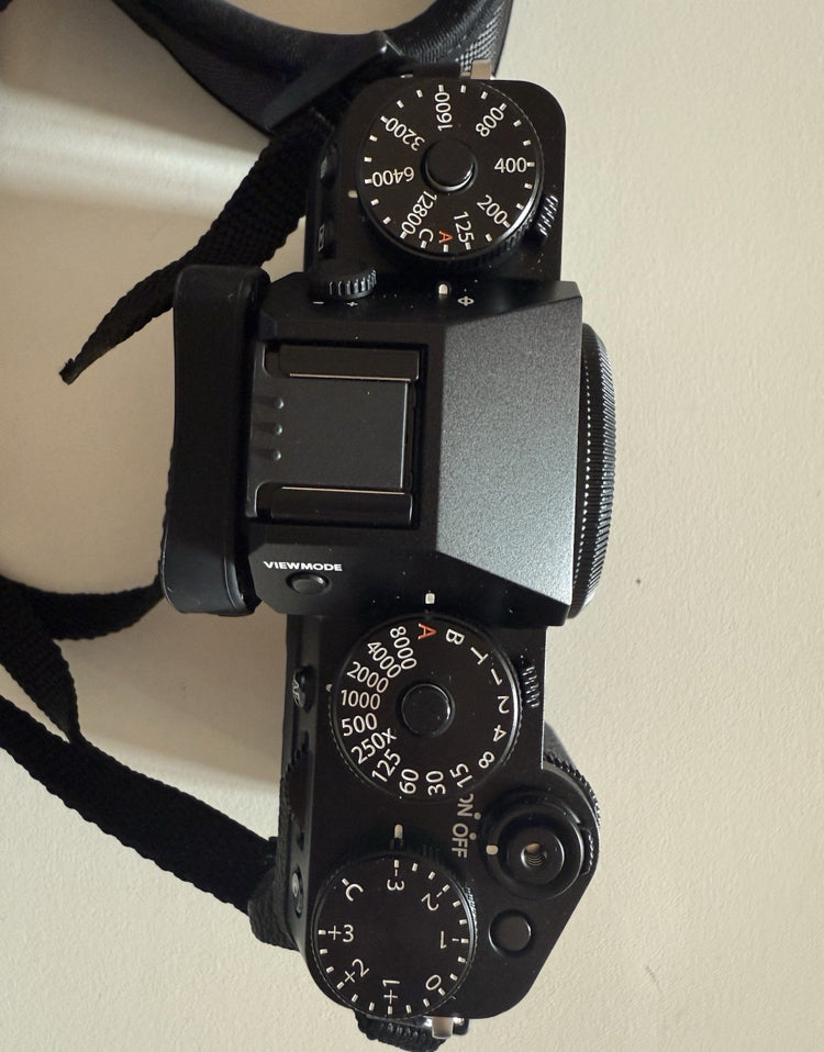 Fujifilm X-T5 40,2MP Fotocamera Digitale Mirrorless - Nera (Solo Corpo)