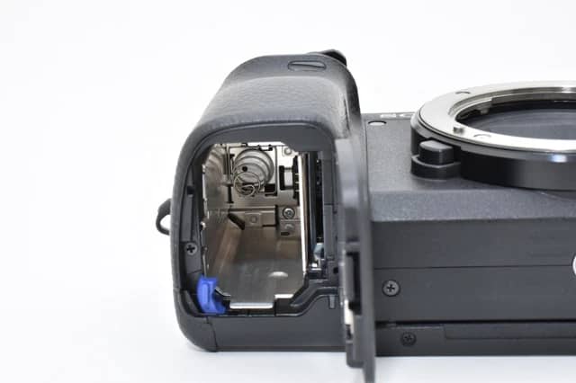 Sony A6400 ILCE-6400 (35 lingue) numero di otturatori: 3.032 [quasi come nuovo] #2659651A