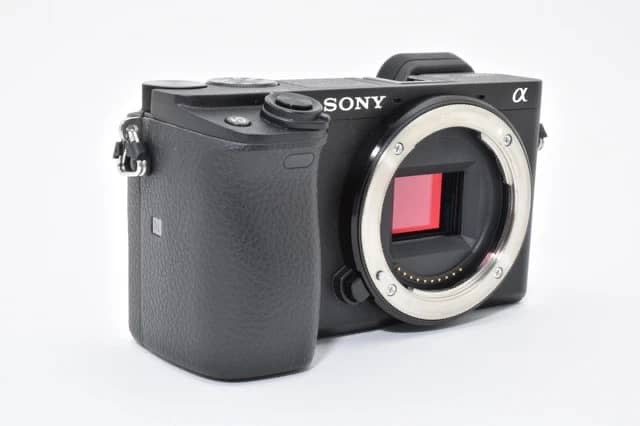 Sony A6400 ILCE-6400 (35 lingue) numero di otturatori: 3.032 [quasi come nuovo] #2659651A