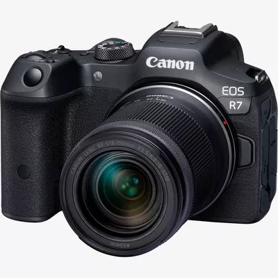 Canon EOS R7
Potenza ibrida in formato APS-C