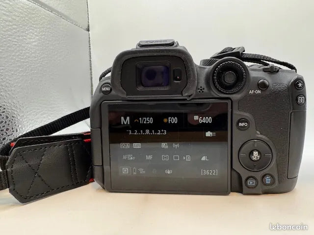 Canon EOS R7
Potenza ibrida in formato APS-C