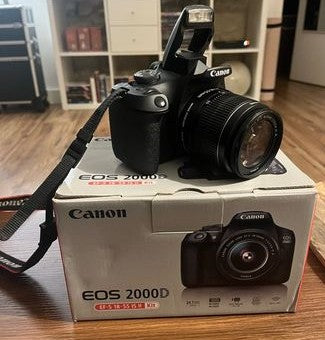 Canon EOS 2000D + EF-S 18-55mm IS II
Il kit ideale per i principianti della fotografia