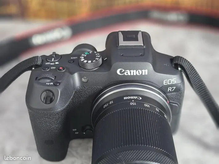 Canon EOS R7
Potenza ibrida in formato APS-C